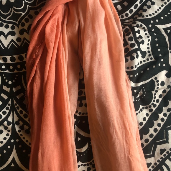 Pink scarf - Picture 3 of 3